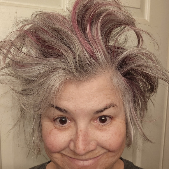 Meet your Posher, Eccentric Annie - Picture 4 of 8